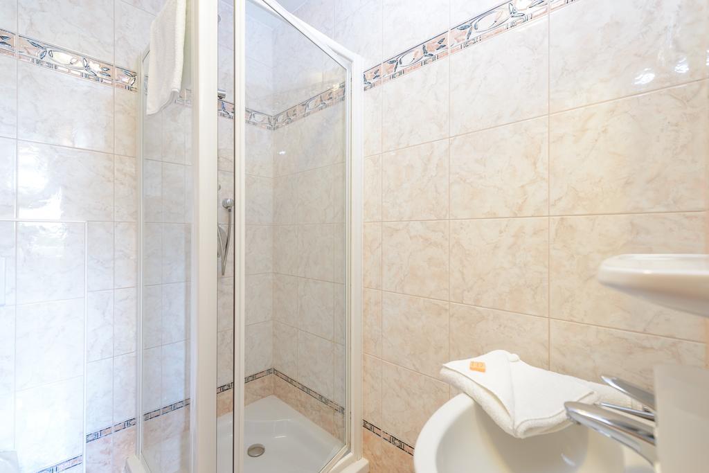 Pension Hiesel-Villa Untersbergblick Anthering Pokoj fotografie