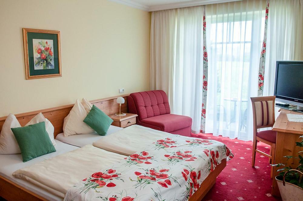 Pension Hiesel-Villa Untersbergblick Anthering Exteriér fotografie