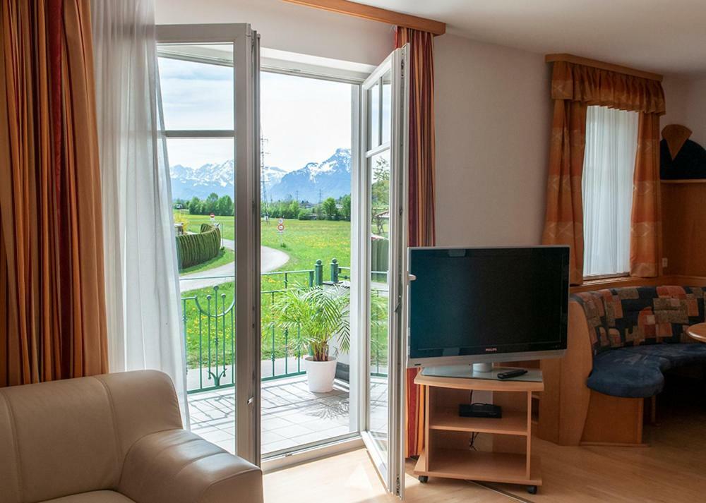 Pension Hiesel-Villa Untersbergblick Anthering Exteriér fotografie