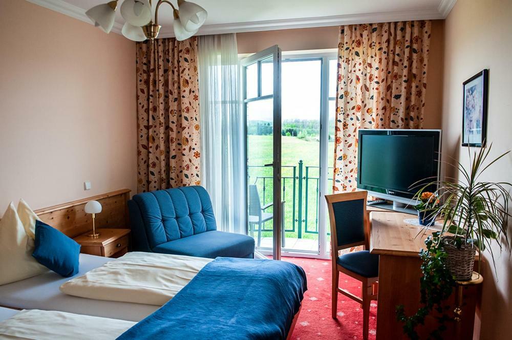 Pension Hiesel-Villa Untersbergblick Anthering Exteriér fotografie