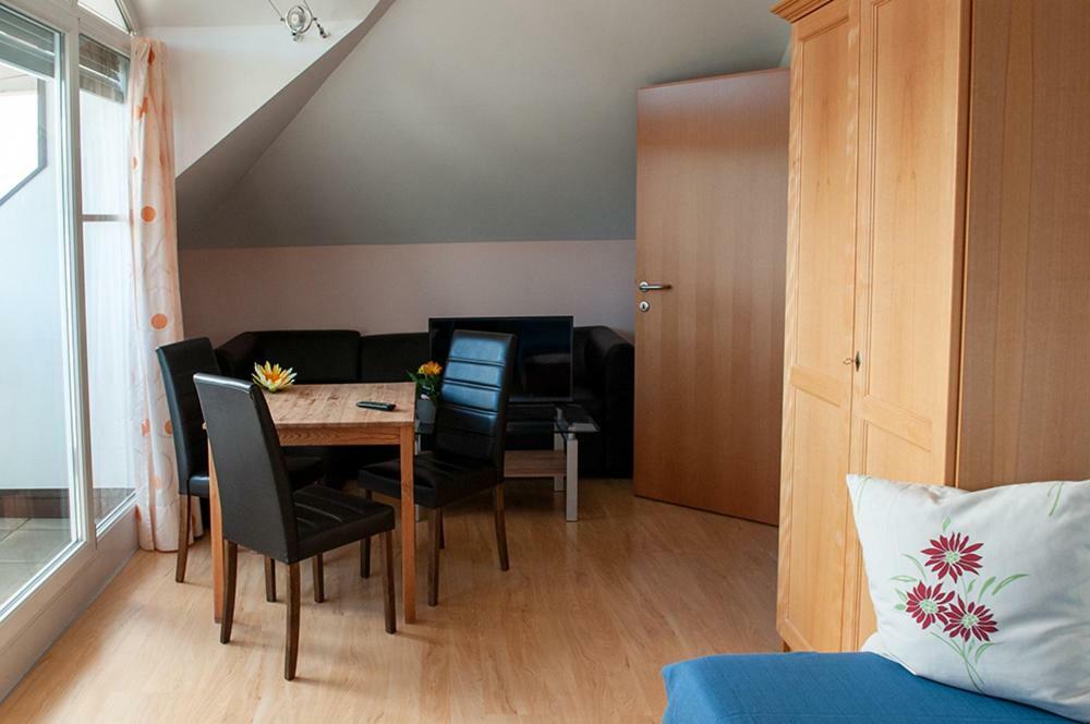 Pension Hiesel-Villa Untersbergblick Anthering Exteriér fotografie